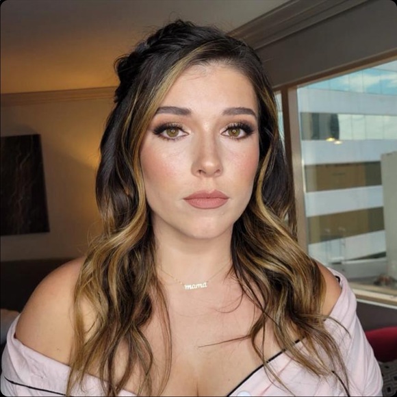 Meet your Posher, Rebekah - Picture 2 of 4